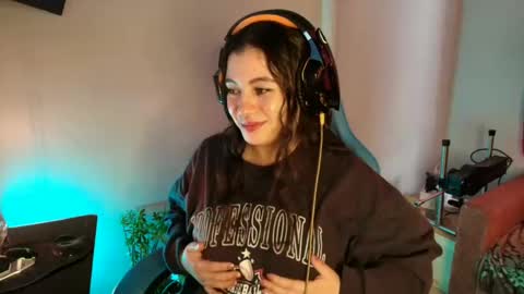 Snapshot of cara890713 chatting on February 22, 2:27 pm cara890713 online show from February 22, 2:27 pm