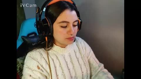 Snapshot of cara890713 chatting on January 14, 6:24 am cara890713 online show from January 14, 6:24 am