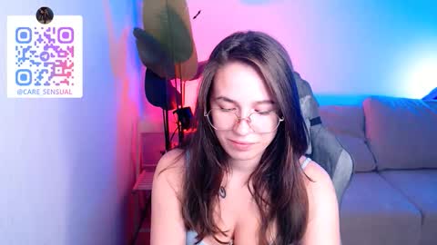 Snapshot of care_sensual chatting on October 18, 11:17 pm Mary online show from October 18, 11:17 pm