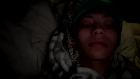 Snapshot of carebearx215 chatting on October 12, 9:23 am carebearx215 online show from October 12, 9:23 am