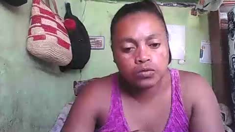 carinesexy69 online show from January 3, 8:54 am