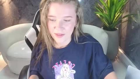 Carla  online show from November 1, 3:05 pm