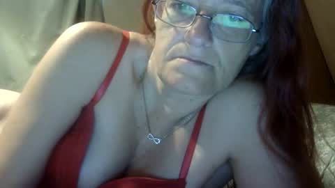 carleeswoman08 online show from June 2, 11:44 am