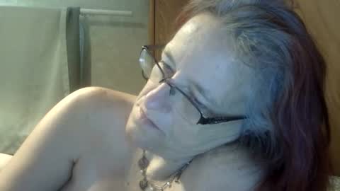 carleeswoman08 online show from May 5, 12:30 pm
