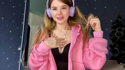 Kaayy  Its my first day here  online show from April 9, 7:47 am