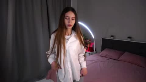 Emily online show from March 25, 4:39 am