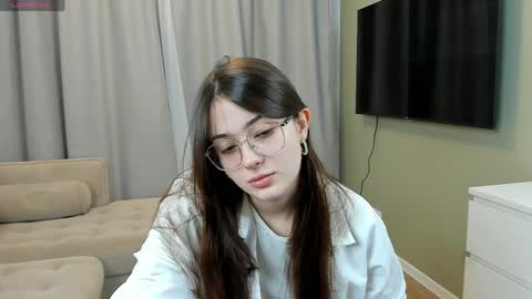 Alice online show from April 5, 7:24 pm