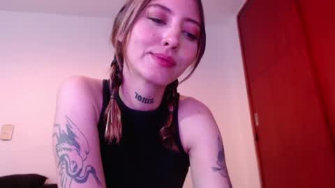 Snapshot of carmennrusso chatting on March 1, 1:32 am carmennrusso online show from March 1, 1:32 am