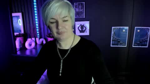 Carmen online show from November 14, 9:15 pm