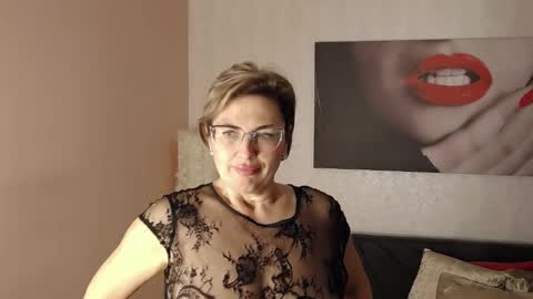 CaroJhones online show from January 14, 3:36 pm