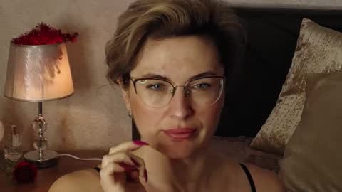 CaroJhones online show from February 2, 5:21 am