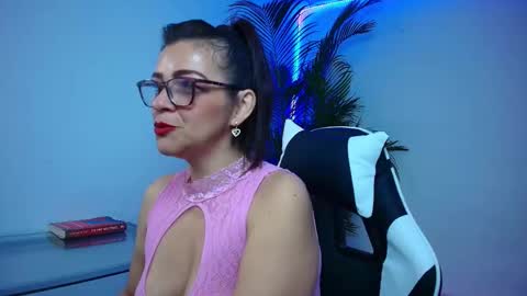 Snapshot of carol_miss2 chatting on October 2, 11:26 am CAROL online show from October 2, 11:26 am