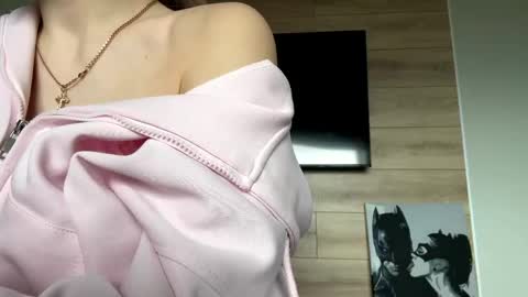 Lisa online show from April 7, 8:27 am