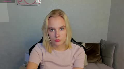 Snapshot of carolin_miller chatting on September 16, 8:11 am Carol online show from September 16, 8:11 am