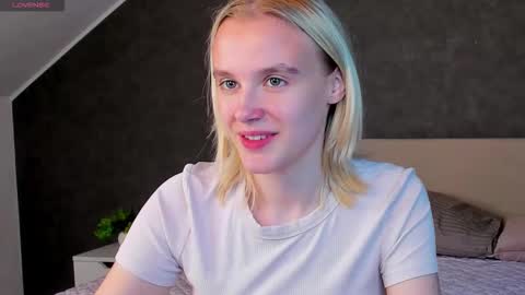 Snapshot of carolin_miller chatting on September 24, 9:41 am Carol online show from September 24, 9:41 am