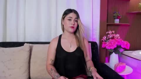 carolina_torres25 online show from May 26, 1:32 pm