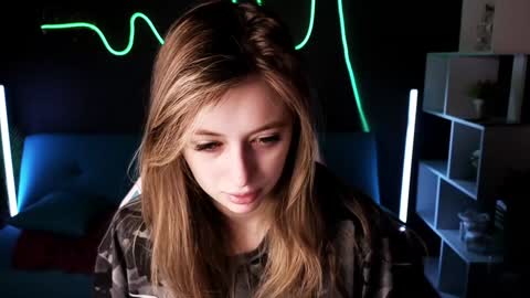 Carolina online show from January 25, 1:32 am