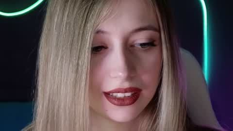 Carolina online show from December 4, 8:01 am