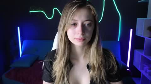 Carolina online show from December 8, 1:02 am