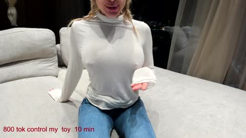 Snapshot of carolinaherera chatting on December 25, 2:45 pm Lina.I will online 2 December online show from December 25, 2:45 pm