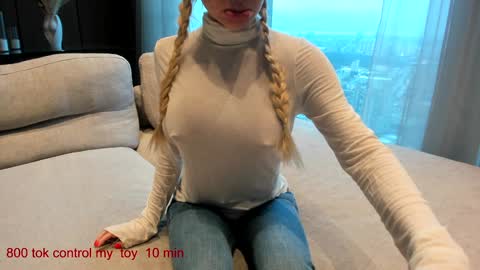 Snapshot of carolinaherera chatting on December 29, 7:28 am Lina.I will online 2 December online show from December 29, 7:28 am