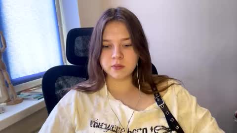 carolindueno online show from March 5, 9:27 am