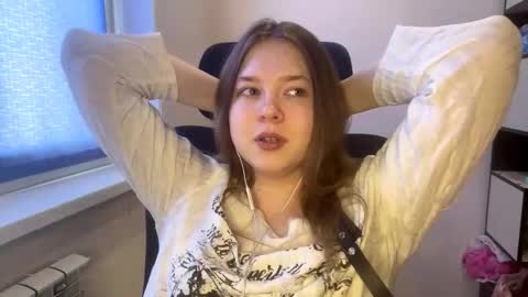 carolindueno online show from March 29, 8:02 am