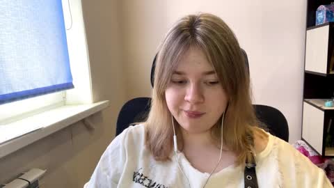 carolindueno online show from April 9, 7:47 am