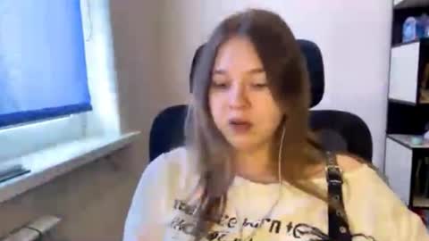 carolindueno online show from March 22, 9:48 am