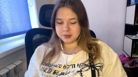 carolindueno online show from April 1, 8:26 am