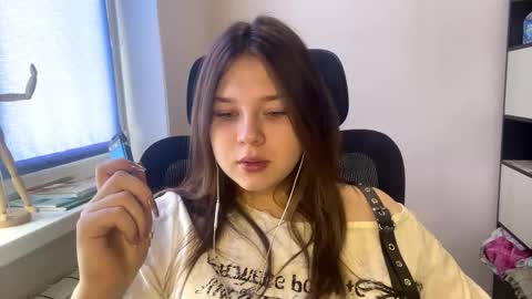 carolindueno online show from February 28, 7:52 am