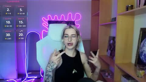 Caroline online show from October 13, 3:31 am