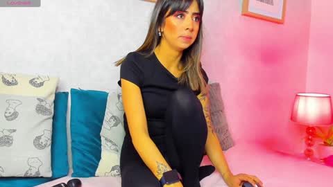  Caroline  online show from January 16, 11:37 am