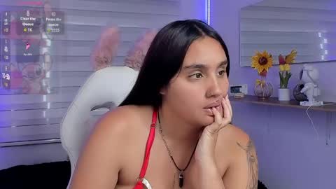 caroline_rodriguez_9 online show from May 7, 9:51 pm
