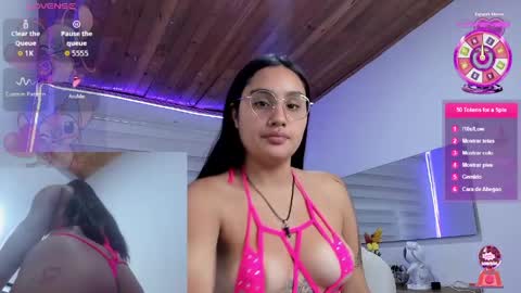 caroline_rodriguez_9 online show from May 5, 8:34 pm
