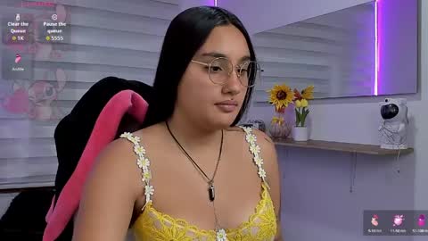 caroline_rodriguez_9 online show from May 23, 7:12 pm