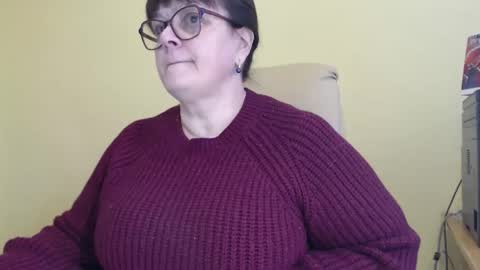 CarolineDream  online show from November 20, 6:25 am