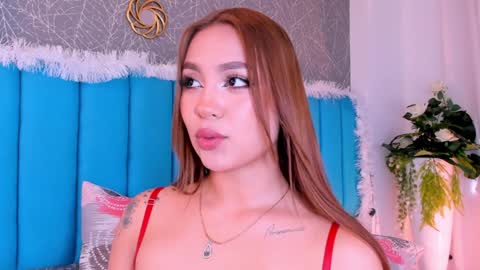 CarolineeGarcia online show from December 16, 1:22 pm