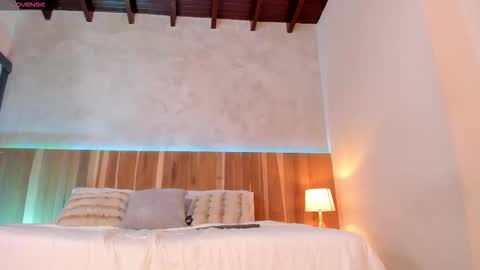 Caroline online show from November 7, 11:31 pm