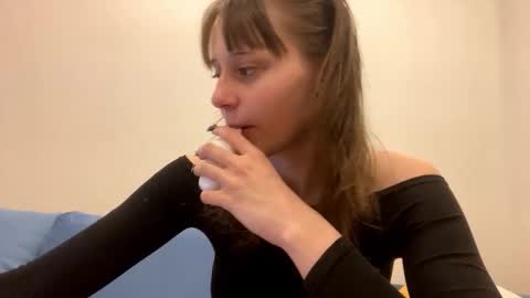 Elizabeth online show from October 2, 9:09 pm