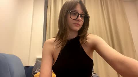 Elizabeth online show from September 29, 9:09 pm