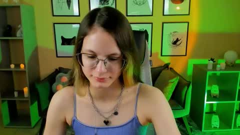 carrie_roses online show from October 30, 2:47 am