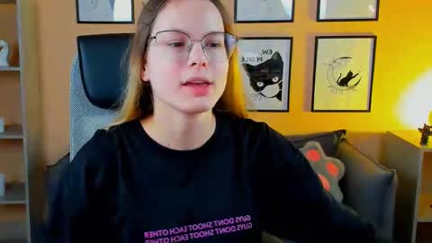 carrie_roses online show from September 18, 4:33 am