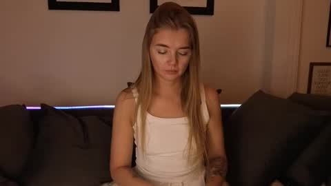 carriebradshawww online show from November 16, 9:04 pm