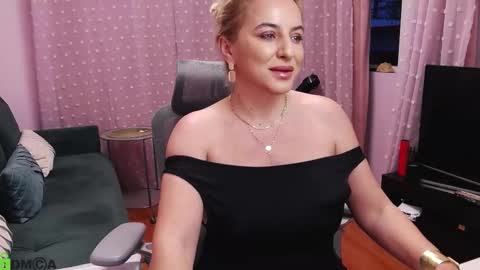 Carrie online show from October 26, 4:41 am