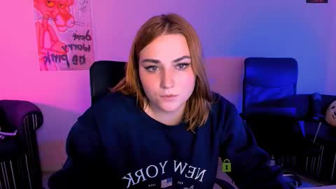 casey_meow_ online show from December 5, 10:05 am