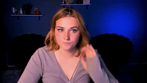 casey_meow_ online show from October 20, 8:50 am