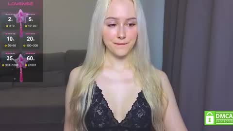 Snapshot of caseylabow chatting on March 4, 2:38 am My name is Casey... Nice to meet you I will be happy to have funthumbs up please its important online show from March 4, 2:38 am