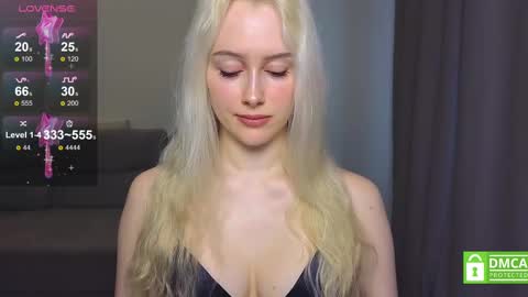 Snapshot of caseylabow chatting on March 5, 2:46 am My name is Casey... Nice to meet you I will be happy to have funthumbs up please its important online show from March 5, 2:46 am