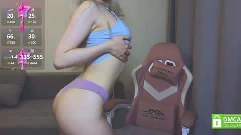 Snapshot of caseylabow chatting on December 17, 1:38 pm My name is Casey... Nice to meet you I will be happy to have funthumbs up please its important online show from December 17, 1:38 pm